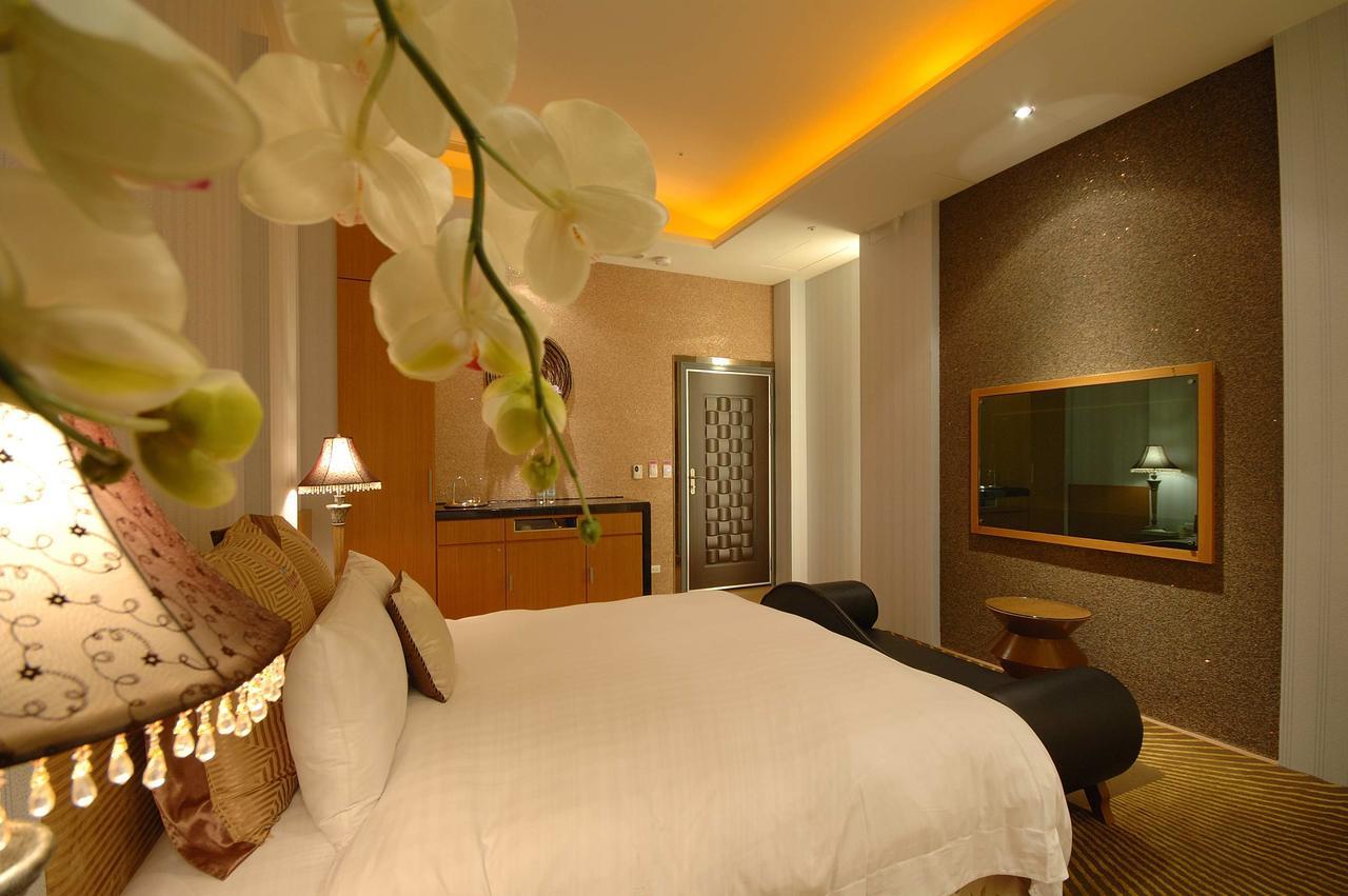 Dubai Motel Yilan Eksteriør bilde